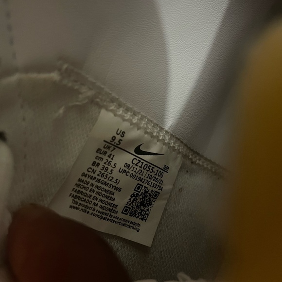 Women’s size 9.5 Men’s size 8 - Picture 5 of 5